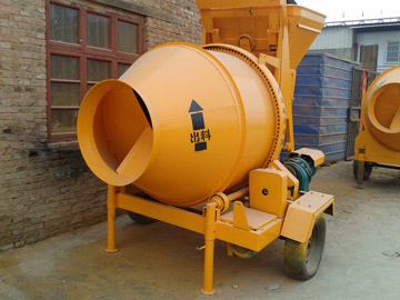 small concrete-mixers