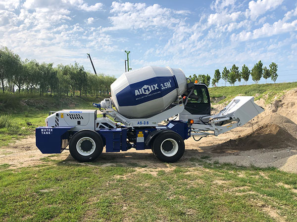 What You Need To Know About Buying A Slef-Loading Concrete Mixer